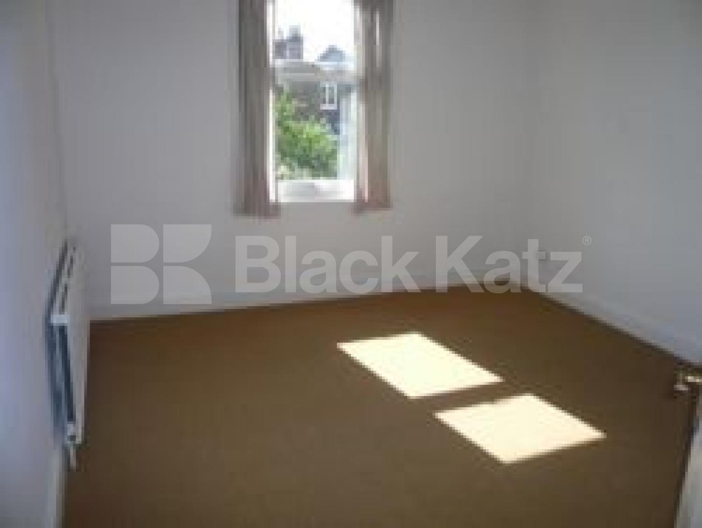			2 Bedroom, 1 bath, 1 reception Flat			 Hampden Road, TURNPIKE LANE N8